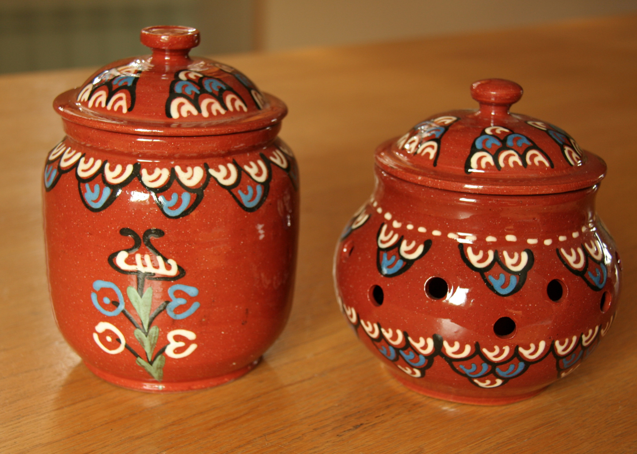 pojemniki na czosnek i cebulę - tradycyjna ceramika kaszubska