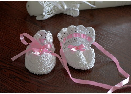 Handmade crochet shoes - with pink elements
