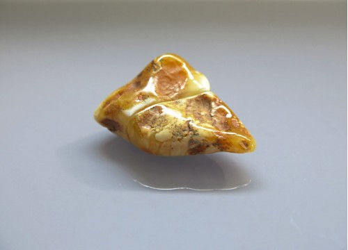 https://mypoland.com.pl/870-6212/amber-products-16-gb-usb-stick-in-a-baltic-amber-frame.jpg