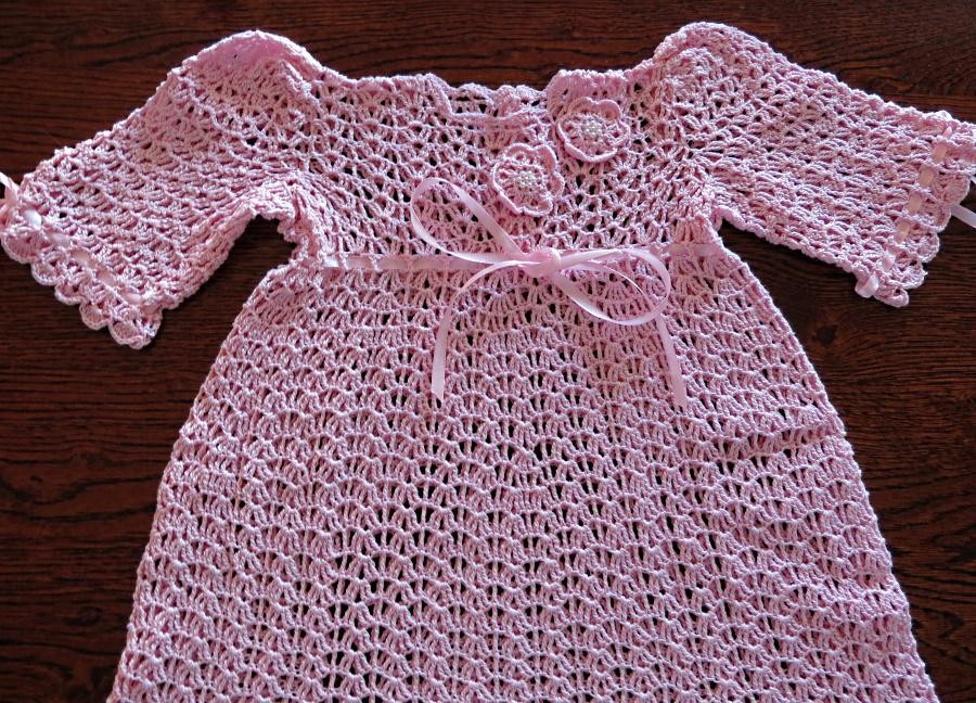 różowa sukienka dla dziewczynki ręcznie robiona na szydełku