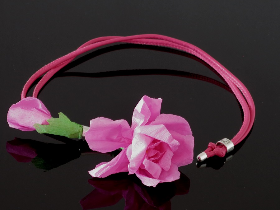 bizuteria autorska kolekcja kolorowa naszyjnik z roza